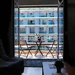 Palm One Apartment