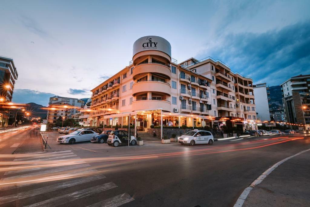 Palm One Daire Budva